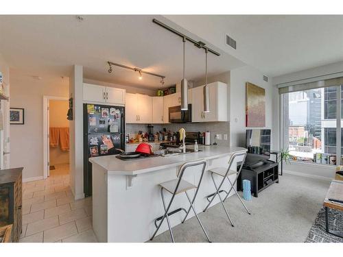 509-1320 1 Street Se, Calgary, AB - Indoor Photo Showing Kitchen