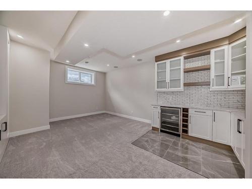 334 32 Avenue Ne, Calgary, AB - Indoor