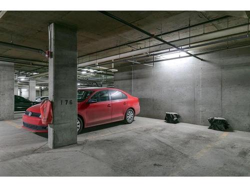 425-22 Richard Place Sw, Calgary, AB - Indoor Photo Showing Garage