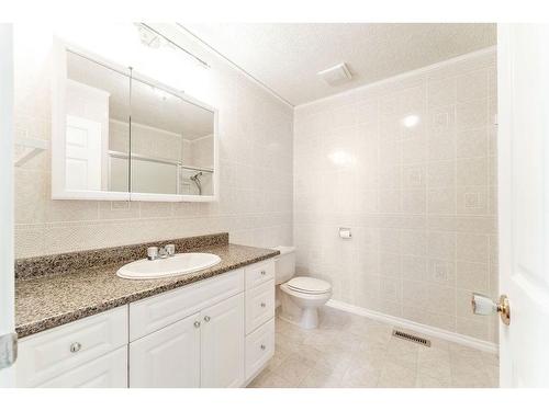 270010 Inverlake Road, Rural Rocky View County, AB - Indoor Photo Showing Bathroom