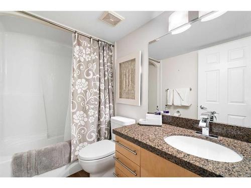 104-350 4 Avenue Ne, Calgary, AB - Indoor Photo Showing Bathroom