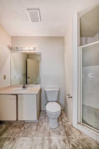 32-3000 Edenwold Heights Nw, Calgary, AB - Indoor Photo Showing Bathroom