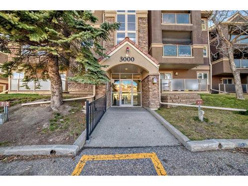 32-3000 Edenwold Heights Nw, Calgary, AB - Outdoor