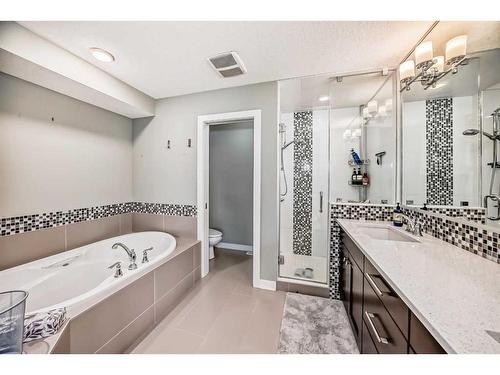 2425 22A Street Nw, Calgary, AB - Indoor Photo Showing Bathroom