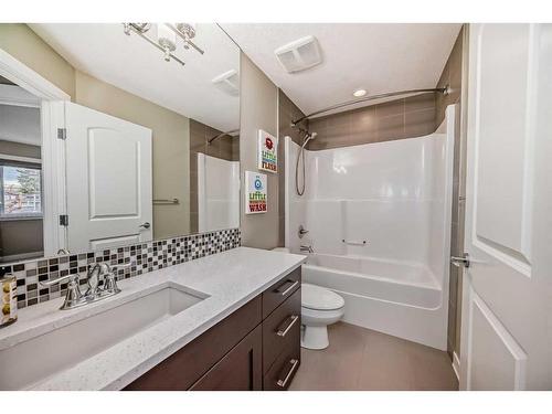 2425 22A Street Nw, Calgary, AB - Indoor Photo Showing Bathroom