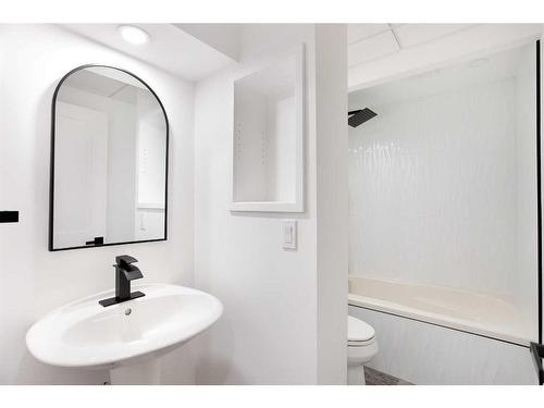 1807 Summerfield Boulevard Se, Airdrie, AB - Indoor Photo Showing Bathroom
