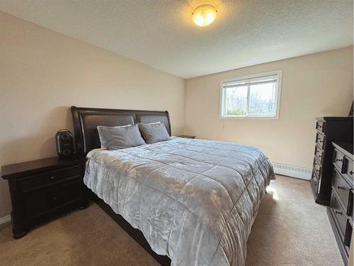 101-10 Dover Point Se, Calgary, AB - Indoor Photo Showing Bedroom