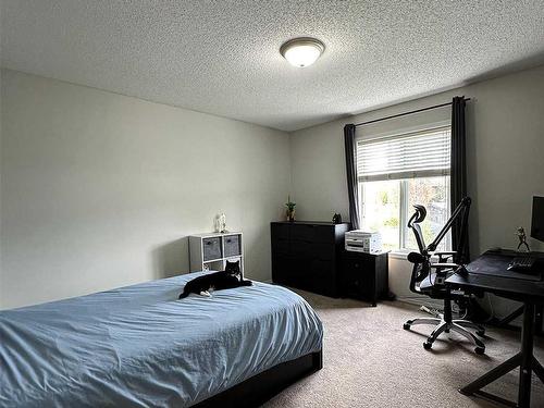 956 Prestwick Circle Se, Calgary, AB - Indoor Photo Showing Bedroom