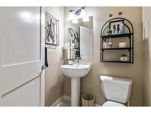 102 Auburn Glen Circle Se, Calgary, AB - Indoor Photo Showing Bathroom