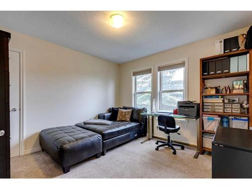 2202 31 Avenue Sw, Calgary, AB - Indoor Photo Showing Other Room