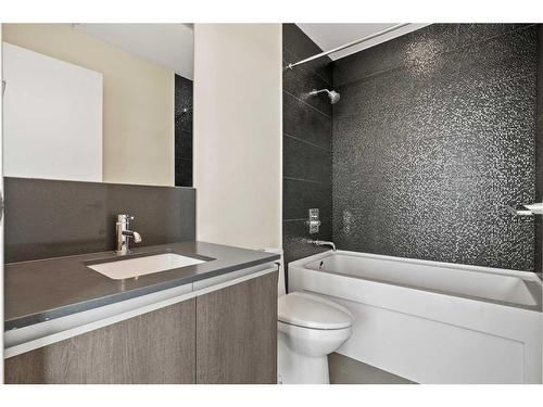 702-1188 3 Street Se, Calgary, AB - Indoor Photo Showing Bathroom