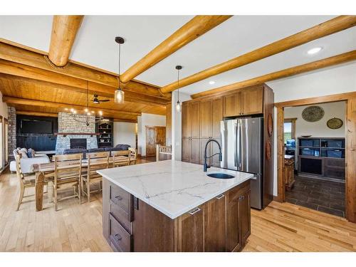 54004 Township Road 252, Rural Rocky View County, AB - Indoor Photo Showing Kitchen With Upgraded Kitchen