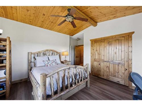 54004 Township Road 252, Rural Rocky View County, AB - Indoor Photo Showing Bedroom