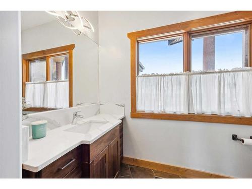 54004 Township Road 252, Rural Rocky View County, AB - Indoor Photo Showing Bathroom