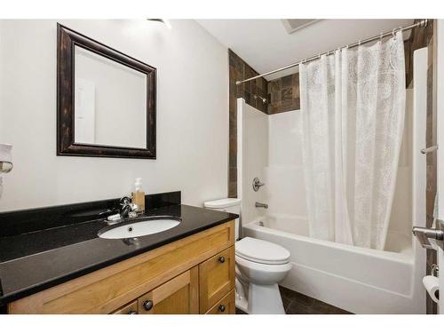 54004 Township Road 252, Rural Rocky View County, AB - Indoor Photo Showing Bathroom