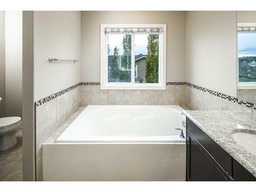 47 Silverado Bank Gardens Sw, Calgary, AB - Indoor Photo Showing Bathroom