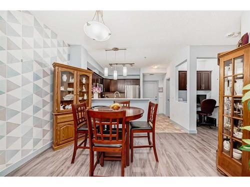 117-205 Sunset Drive, Cochrane, AB - Indoor Photo Showing Dining Room