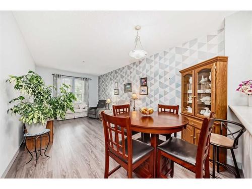 117-205 Sunset Drive, Cochrane, AB - Indoor Photo Showing Dining Room