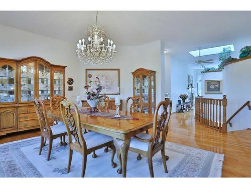 72 Hamptons Drive Nw, Calgary, AB - Indoor Photo Showing Dining Room