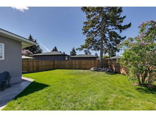 824 Avonlea Place Se, Calgary, AB - Outdoor With Backyard