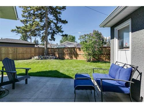 824 Avonlea Place Se, Calgary, AB - Outdoor With Deck Patio Veranda With Backyard