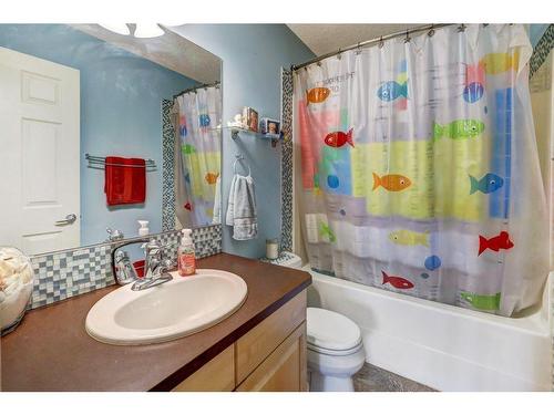 221 Kincora Heights Nw, Calgary, AB - Indoor Photo Showing Bathroom