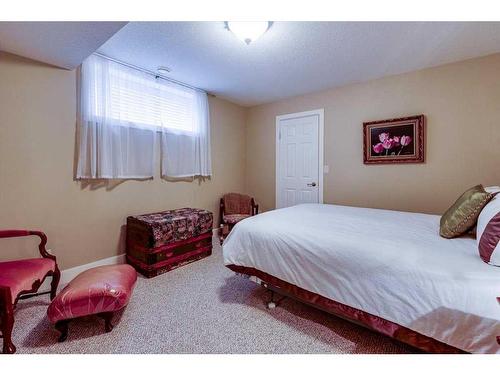 50-173 Austin Drive, Red Deer, AB - Indoor Photo Showing Bedroom