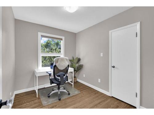 1703 31 Street Sw, Calgary, AB - Indoor Photo Showing Other Room