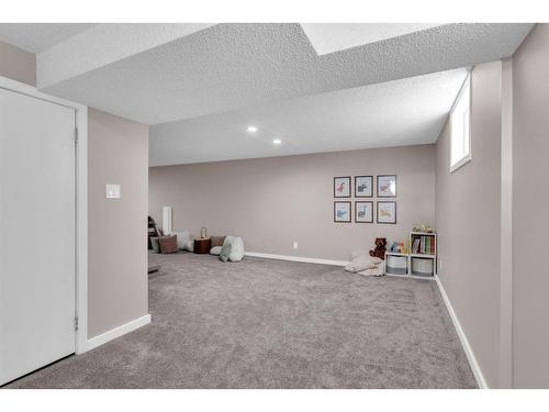 1703 31 Street Sw, Calgary, AB - Indoor Photo Showing Other Room