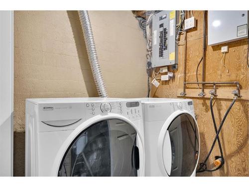 1703 31 Street Sw, Calgary, AB - Indoor Photo Showing Laundry Room