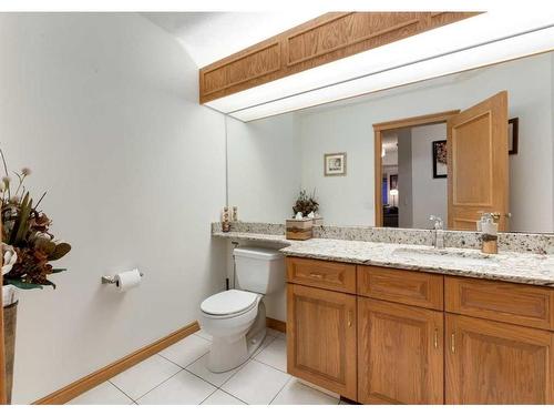 102 Christie Park View Sw, Calgary, AB - Indoor Photo Showing Bathroom