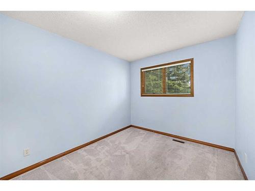 127 Shawnessy Drive, Calgary, AB - Indoor Photo Showing Other Room