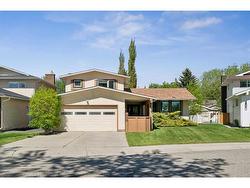 208 Silver Springs Green NW Calgary, AB T3B 3Y9