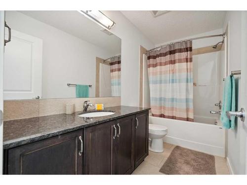 52 Cougar Ridge Manor Sw, Calgary, AB - Indoor Photo Showing Bathroom