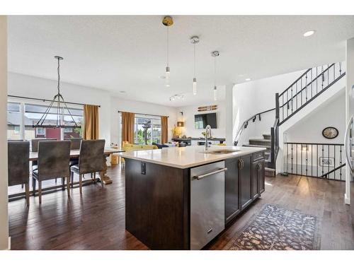 52 Cougar Ridge Manor Sw, Calgary, AB - Indoor Photo Showing Kitchen With Upgraded Kitchen