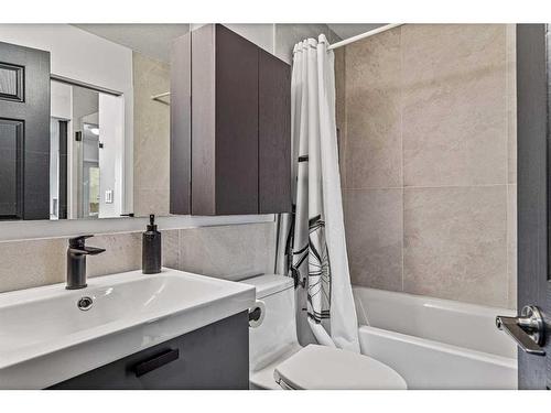 114-901 Benchlands Trail, Canmore, AB - Indoor Photo Showing Bathroom