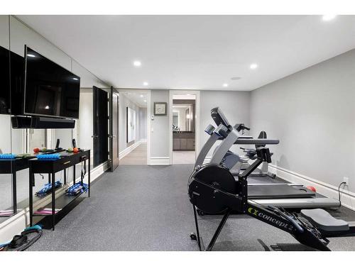 2915 Wolfe Street Sw, Calgary, AB - Indoor Photo Showing Gym Room