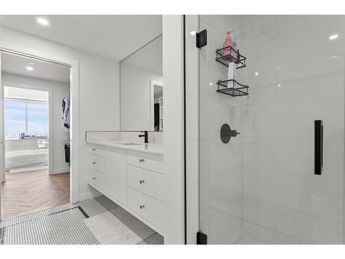 711-8505 Broadcast Avenue Sw, Calgary, AB - Indoor Photo Showing Bathroom