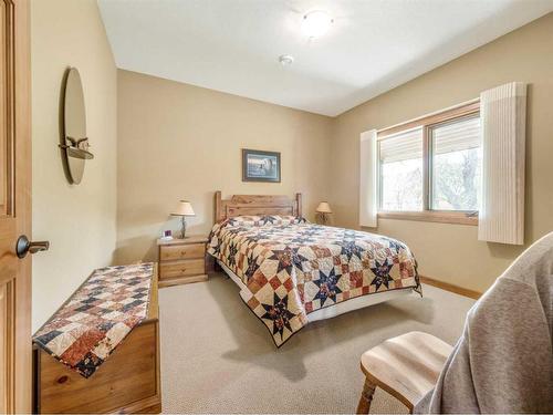 30031 Highway 507 East, Rural Pincher Creek No. 9, M.D. Of, AB - Indoor Photo Showing Bedroom