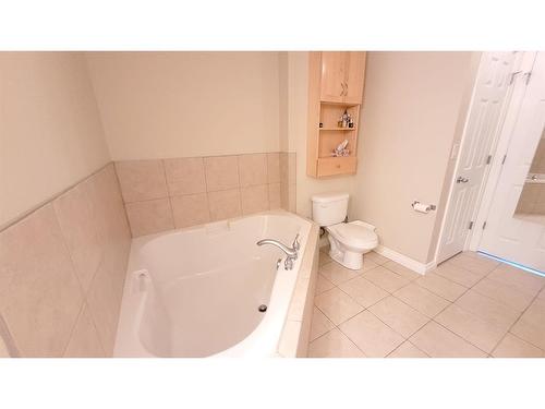 3603-24 Hemlock Crescent Sw, Calgary, AB - Indoor Photo Showing Bathroom