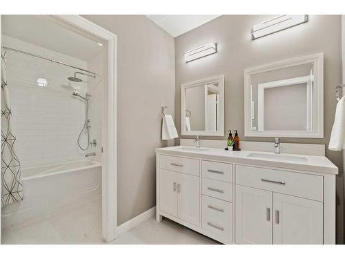 12320 Lake Moraine Rise Se, Calgary, AB - Indoor Photo Showing Bathroom