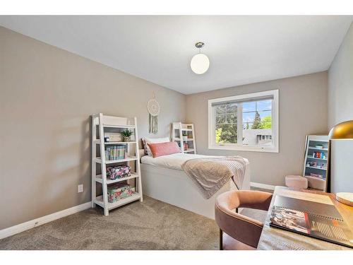 12320 Lake Moraine Rise Se, Calgary, AB - Indoor Photo Showing Bedroom