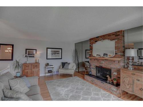 323 Silver Valley Boulevard Nw, Calgary, AB - Indoor Photo Showing Dining Room