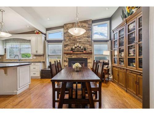 12 Lake Newell Green Se, Calgary, AB - Indoor Photo Showing Dining Room