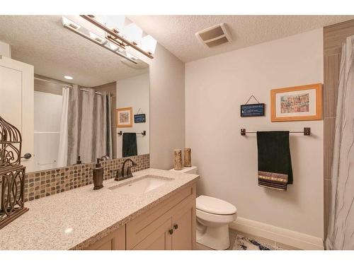 210 Fortress Bay Sw, Calgary, AB - Indoor Photo Showing Bathroom