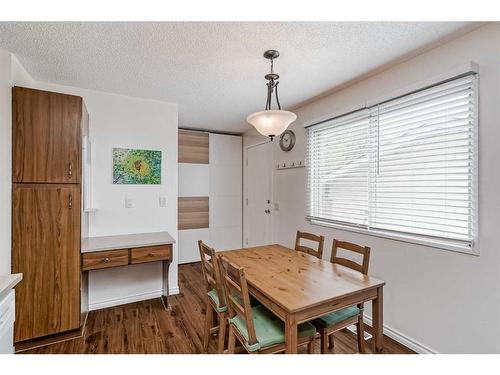 119 Erin Mount Crescent Se, Calgary, AB - Indoor Photo Showing Dining Room
