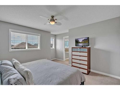 23 Evansridge Crescent Nw, Calgary, AB - Indoor Photo Showing Bedroom