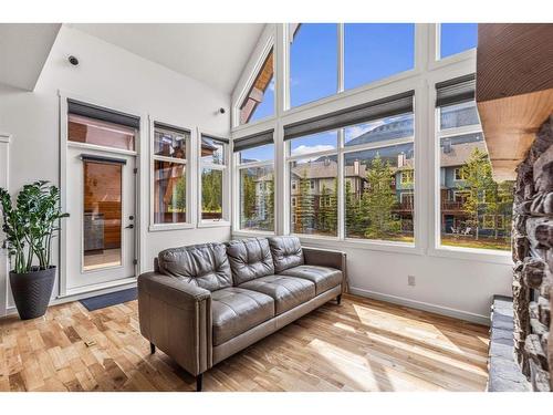 211-75 Dyrgas Gate, Canmore, AB - Indoor Photo Showing Living Room