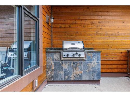 211-75 Dyrgas Gate, Canmore, AB - Outdoor With Exterior