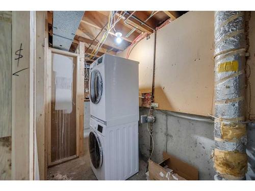 4419 58 Street Ne, Calgary, AB - Indoor Photo Showing Laundry Room
